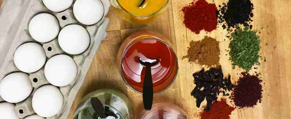 How to Naturally Dye Eggs Using Spices