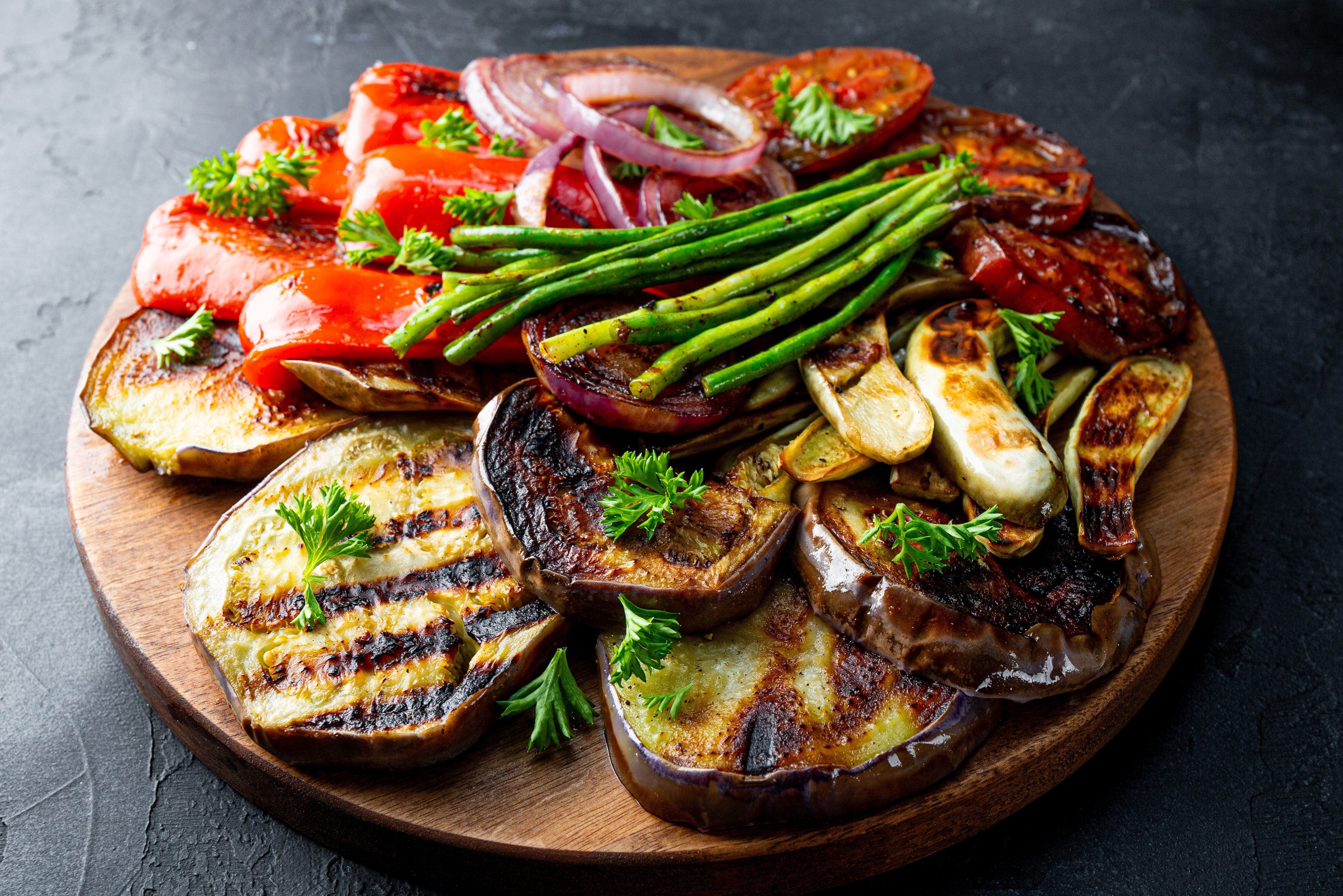 https://www.savoryspiceshop.com/cdn/shop/articles/Moroccan-Grilled-Vegetable-Platter-_2512259571_1390x927_49e269e0-6247-4885-b1f4-471a361177b9.jpg?v=1760566643