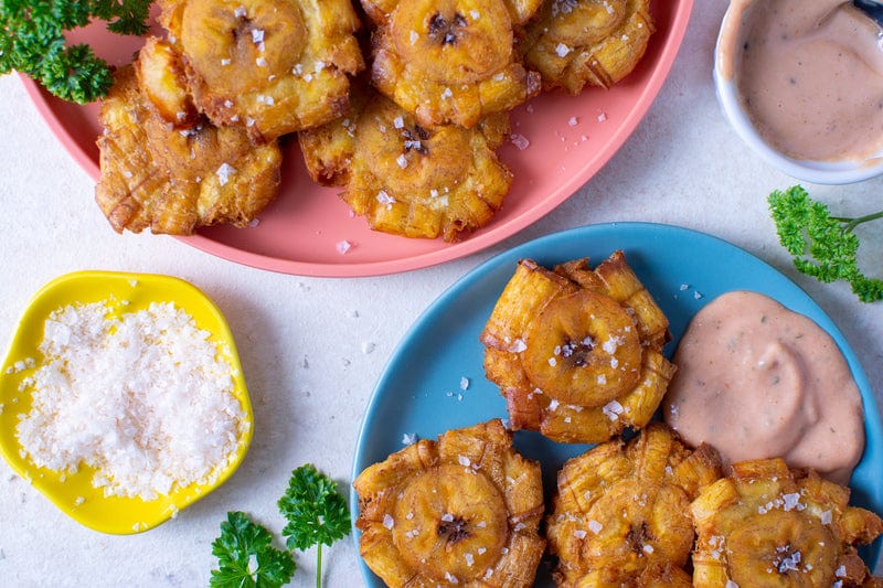 Tostones with Creamy Garlic Sauce